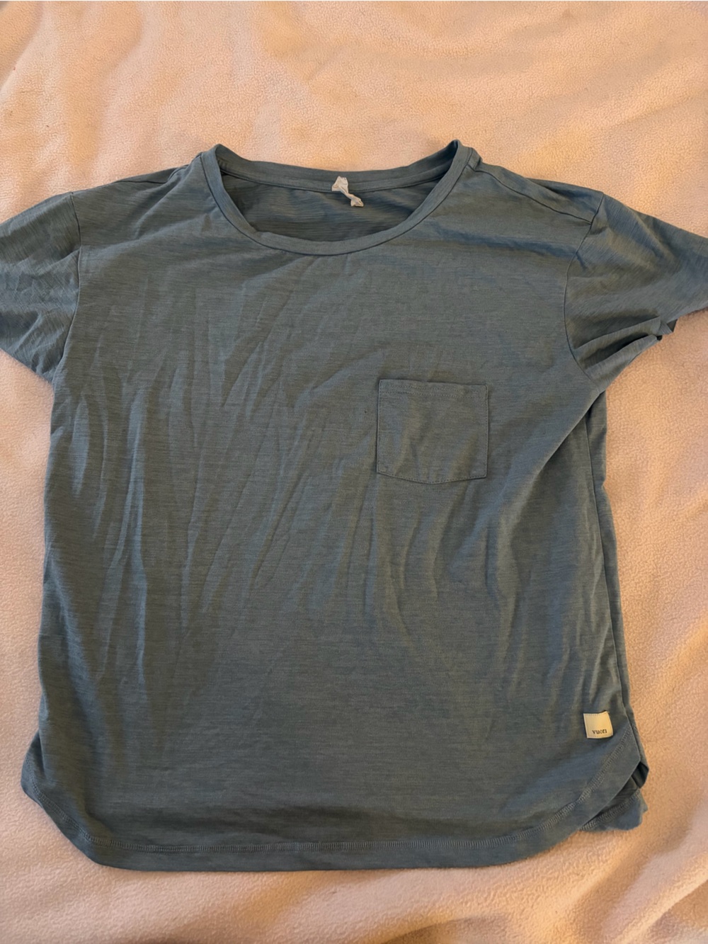 Vuori Men's Short Sleeve Pocket Tee in Slate Blue